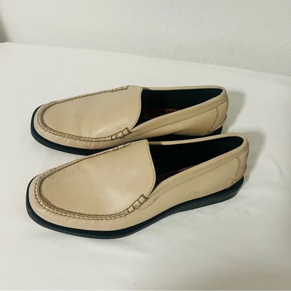 Cole Haan Men’s 10M Cream Leather Loafers with Moccasin Stitching Business